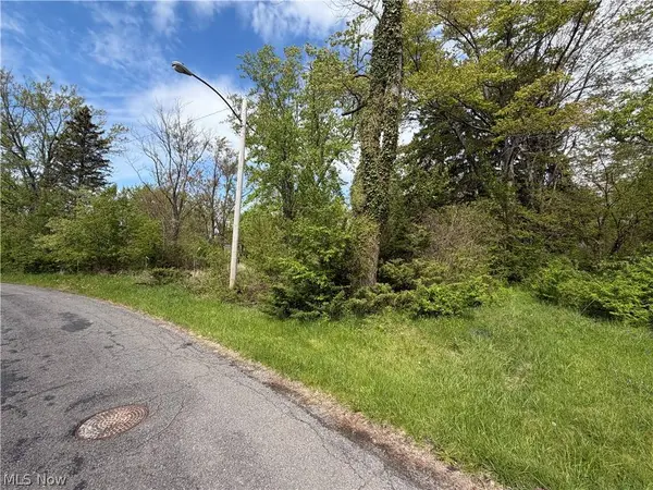 1445 Parkview DR, Madison, OH 44057