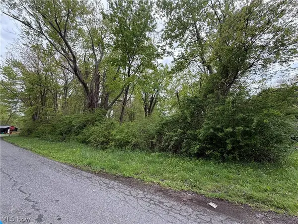 1445 Parkview DR, Madison, OH 44057