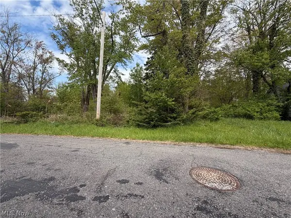 1445 Parkview DR, Madison, OH 44057