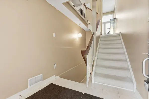 24 Reid DR #21, Mississauga, ON L5M 2A6