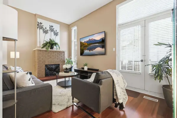 24 Reid DR #21, Mississauga, ON L5M 2A6