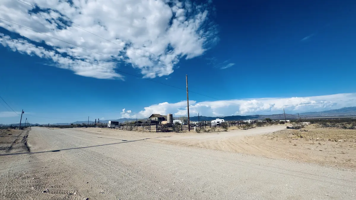 2724 S Jade Rd, Golden Valley, AZ 86413-4854