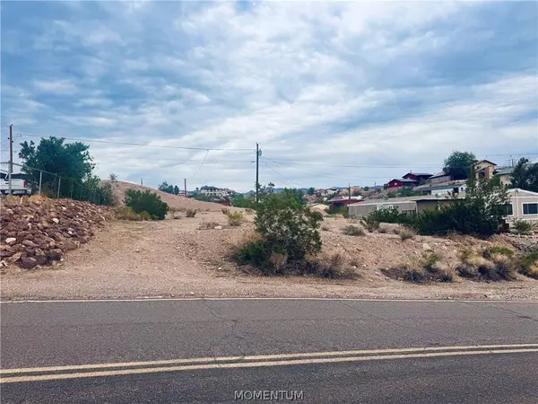 640 Oak AVE