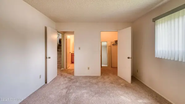 1100 Bighorn Cir, Gillette, WY 82716