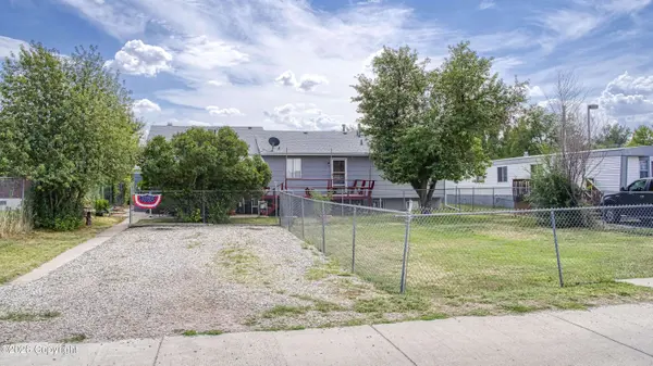 907 E E 4th St, Gillette, WY 82716