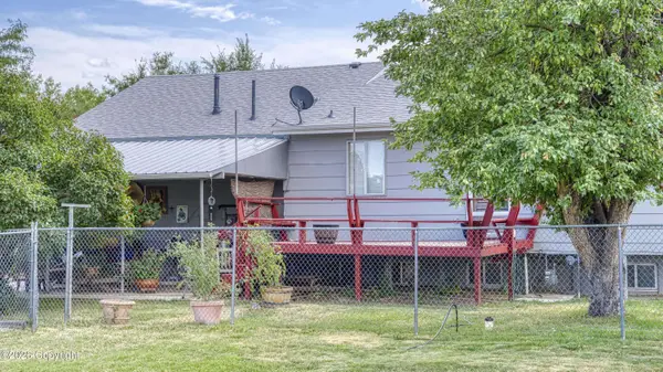 907 E E 4th St, Gillette, WY 82716