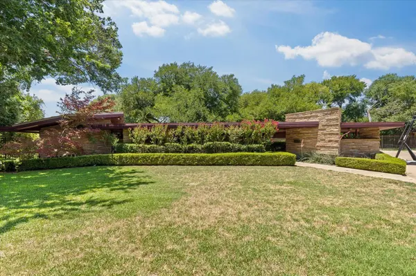 3720 Autumn Dr, Fort Worth, TX 76109-2613