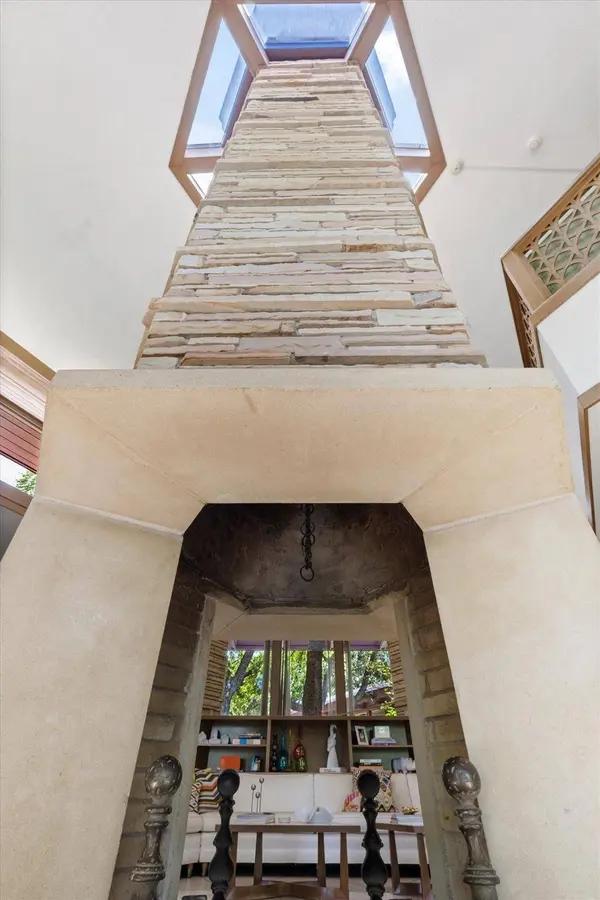 3720 Autumn Dr, Fort Worth, TX 76109-2613