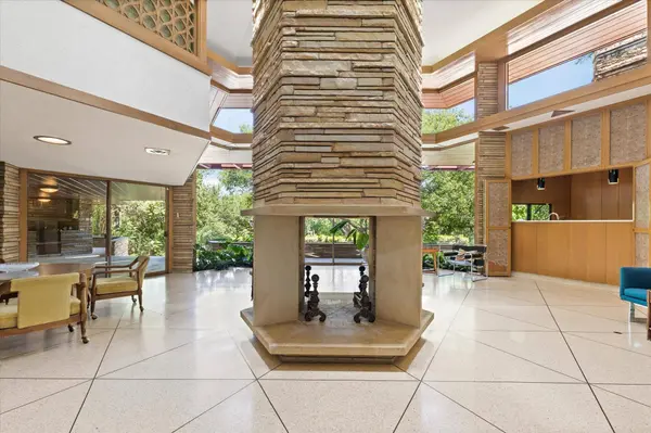 3720 Autumn Dr, Fort Worth, TX 76109-2613