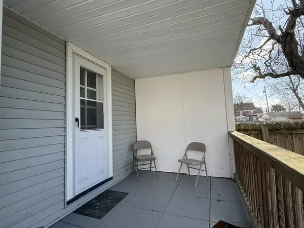 1924 Powell Ave, Cleveland Heights, OH 44118-2224