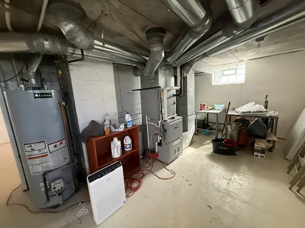 1924 Powell Ave, Cleveland Heights, OH 44118-2224