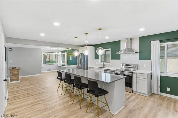 11526 Lake AVE, Cleveland, OH 44102