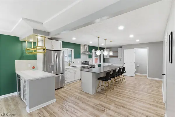 11526 Lake AVE, Cleveland, OH 44102