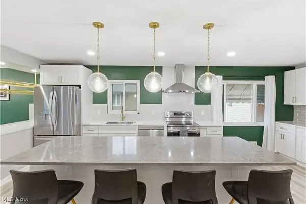 11526 Lake AVE, Cleveland, OH 44102