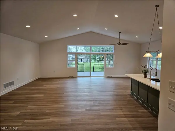 15066 Monroe Mills RD, Mount Vernon, OH 43050