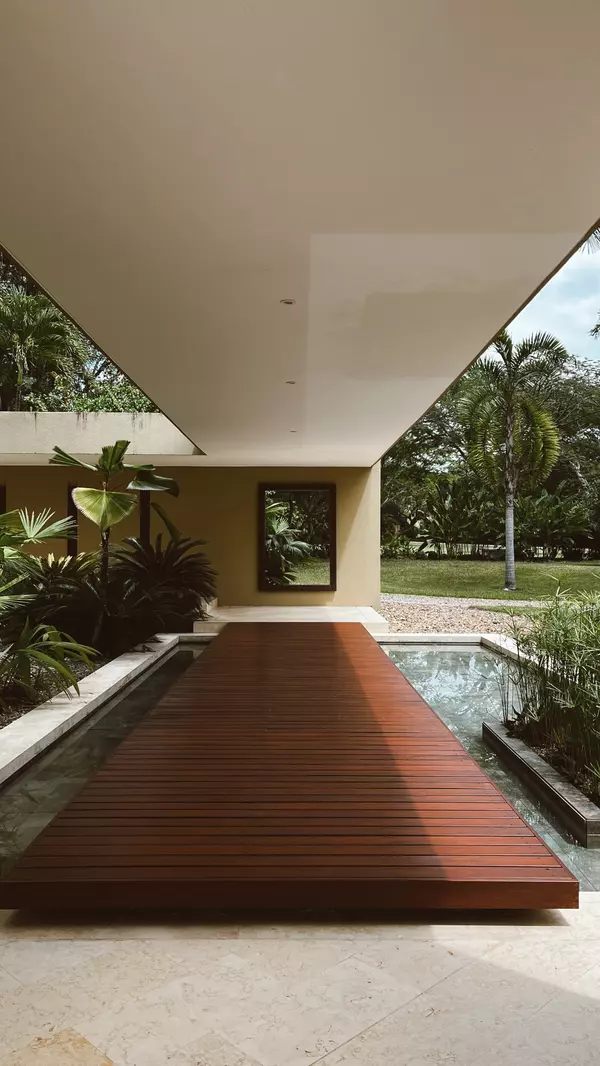 natalia-suarez lopez-dupe