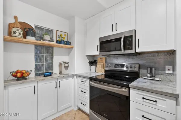435 W RIO SALADO Parkway #204, Tempe, AZ 85281