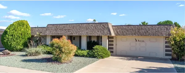 10829 W Hibiscus Dr, Sun City, AZ 85373-1857