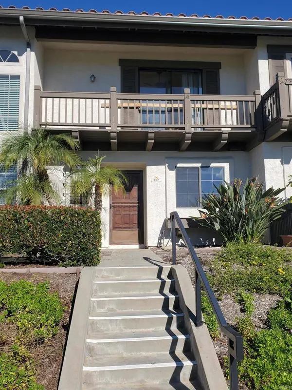 907 Hickory CT, Carlsbad, CA 92009