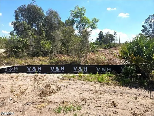 811 Bell BLVD S, Lehigh Acres, FL 33974
