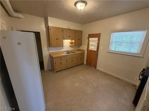 15300 Waterloo RD #1, Cleveland, OH 44110