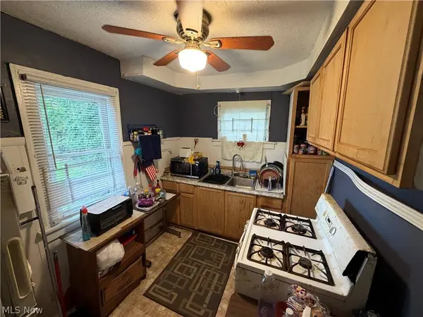 1152 E 147th ST, Cleveland, OH 44110