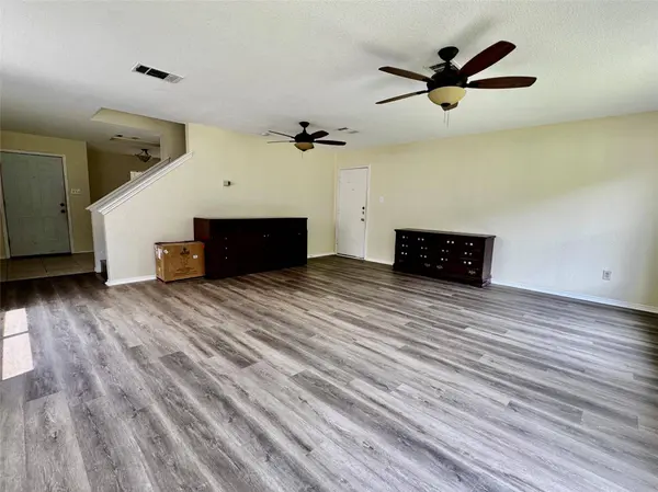 10341 Garbacz DR, Austin, TX 78748