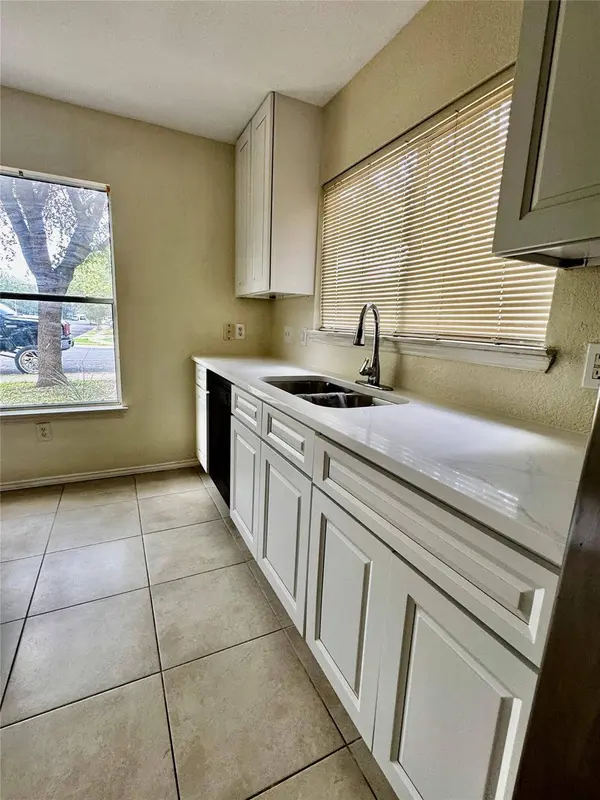 10341 Garbacz DR, Austin, TX 78748