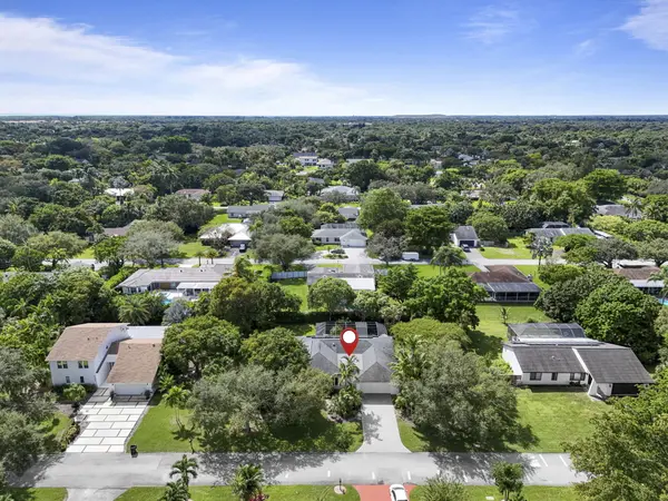 8520 SW 179th St, Palmetto Bay, FL 33157-6036