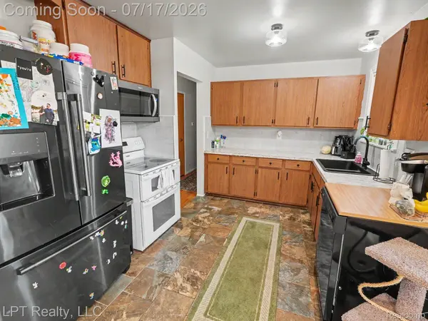 32205 John Hauk ST, Garden City, MI 48135
