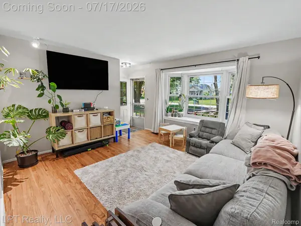 32205 John Hauk ST, Garden City, MI 48135