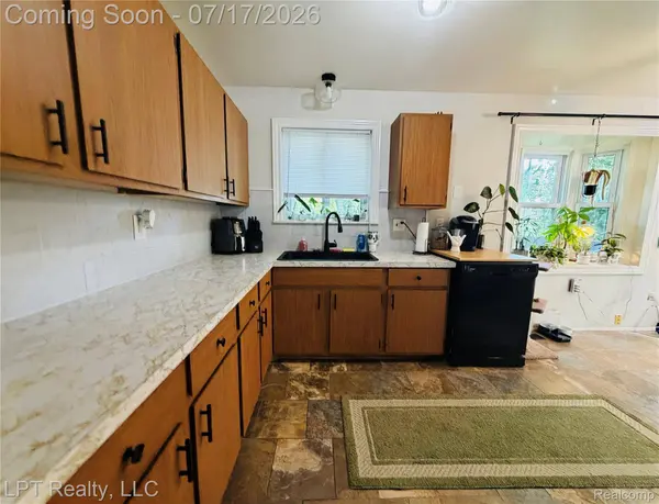 32205 John Hauk ST, Garden City, MI 48135