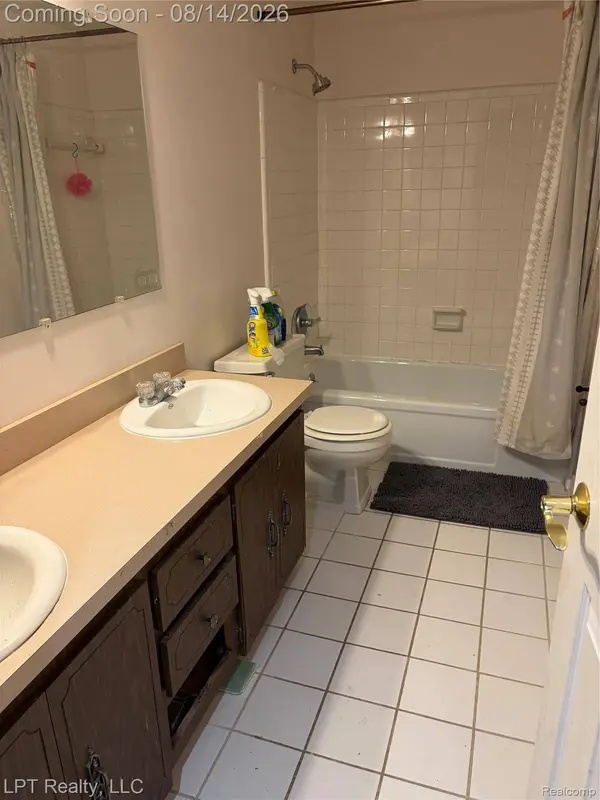 32133 Fairchild ST, Westland, MI 48186