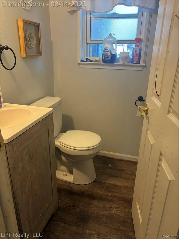 32133 Fairchild ST, Westland, MI 48186