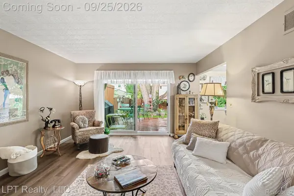 3222 Woodland AVE, Royal Oak, MI 48073