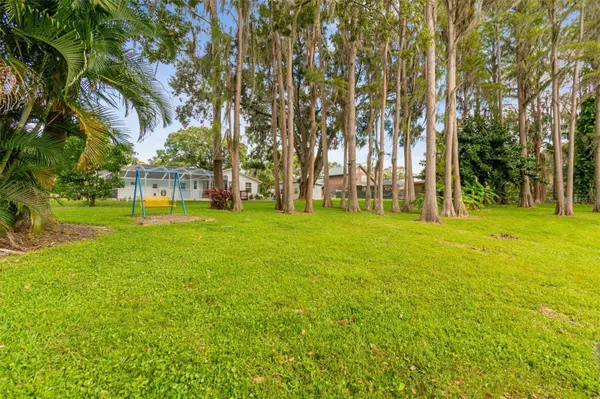 210 LAKE HOBBS RD, Lutz, FL 33548