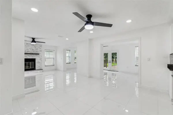 210 LAKE HOBBS RD, Lutz, FL 33548