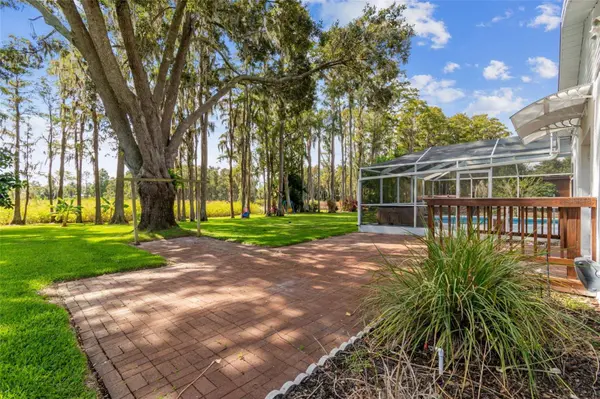 210 LAKE HOBBS RD, Lutz, FL 33548