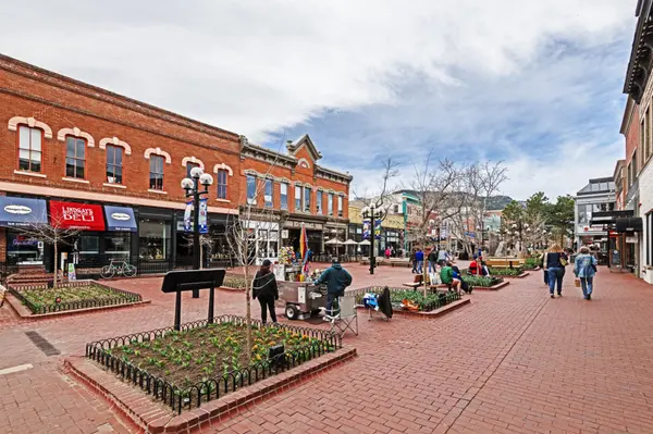BOULDER