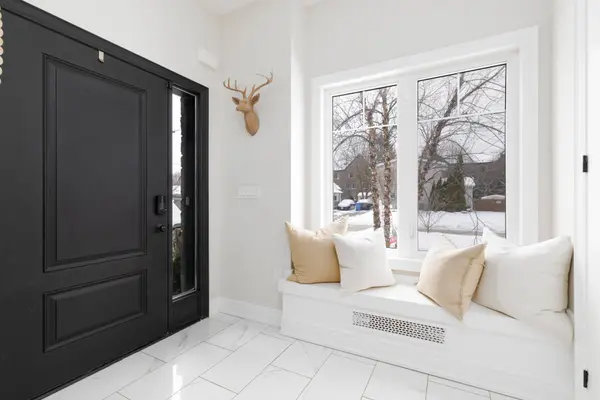 258 Andrew ST, Newmarket, ON L3Y 1H2