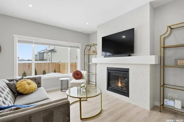 406 Chelsom MANOR, Saskatoon, SK S7V 0Z7