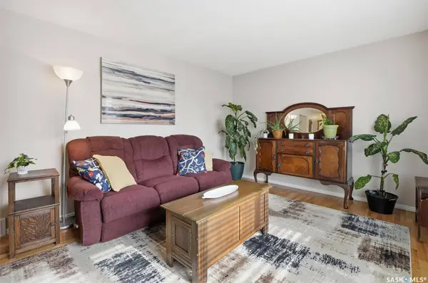 17 Malta CRESCENT, Saskatoon, SK S7L 3V9