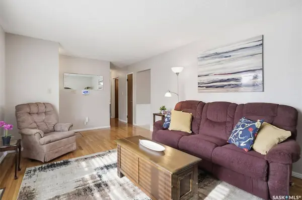 17 Malta CRESCENT, Saskatoon, SK S7L 3V9