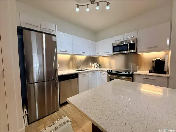 404 C AVENUE S #217, Saskatoon, SK S7M 5M9