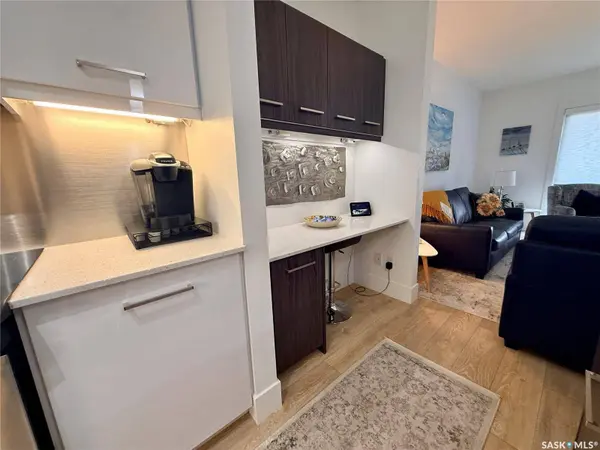 404 C AVENUE S #217, Saskatoon, SK S7M 5M9