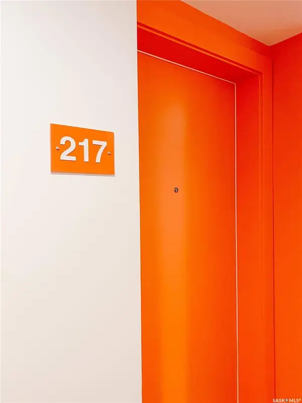 404 C AVENUE S #217, Saskatoon, SK S7M 5M9