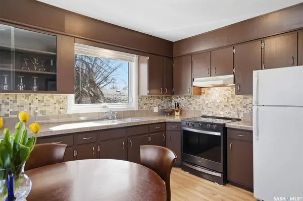 337 East PLACE, Saskatoon, SK S7J 2Y4