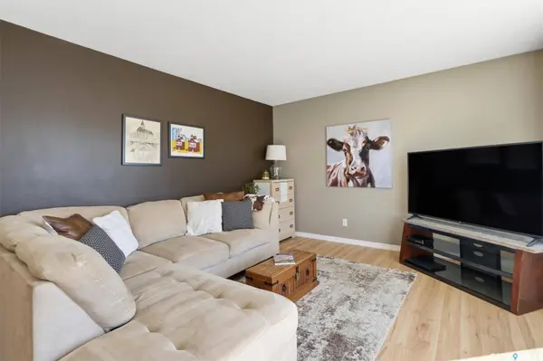 337 East PLACE, Saskatoon, SK S7J 2Y4