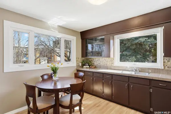 337 East PLACE, Saskatoon, SK S7J 2Y4