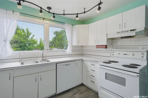 3009A 33rd STREET W, Saskatoon, SK S7L 0X8